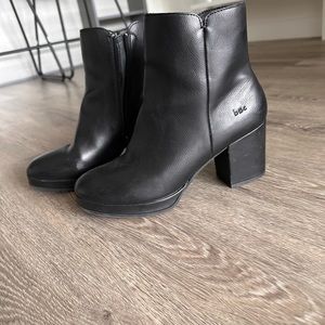 Black b.o.c, size 9.5 ankle boots